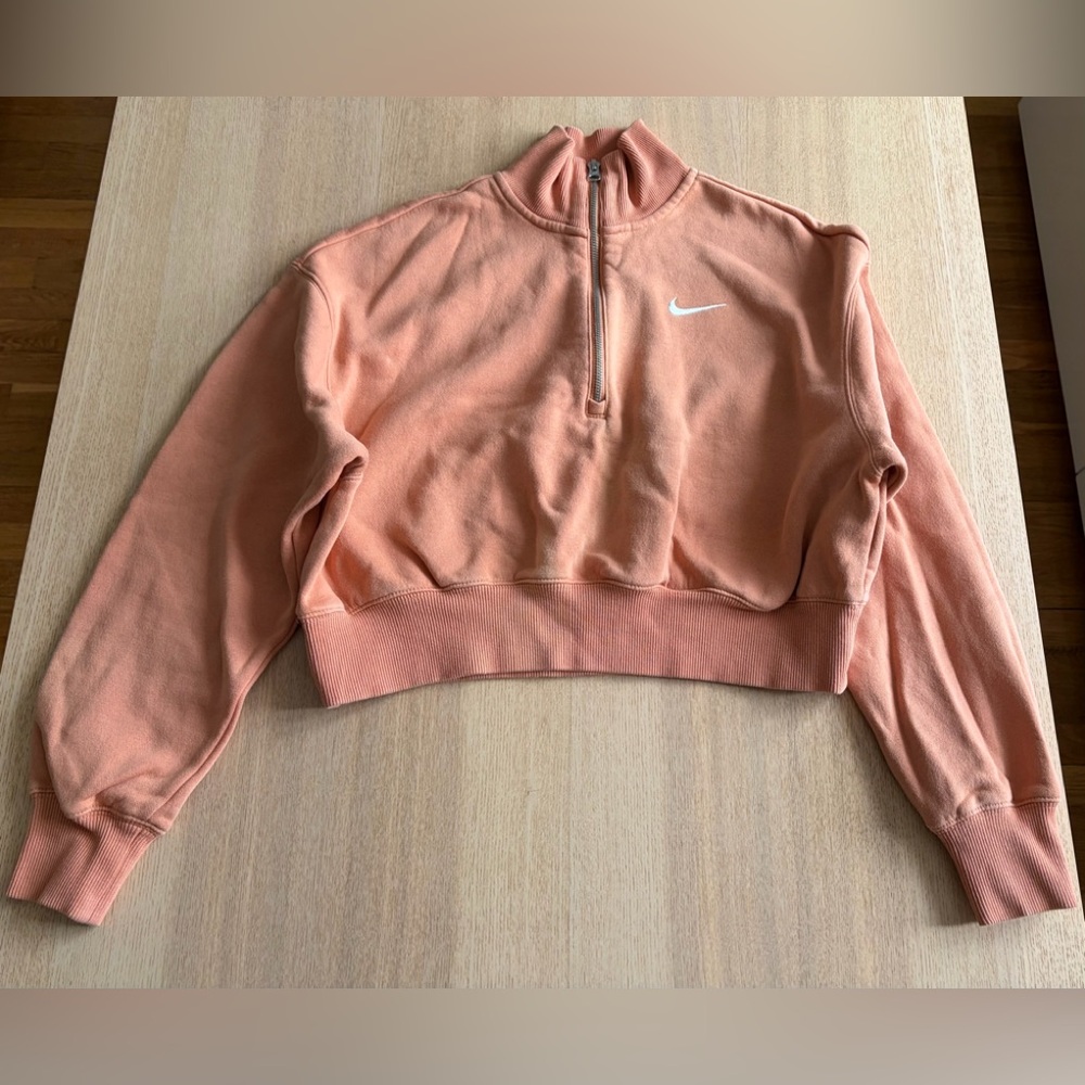 Nike Women's light orange Half-Zip Cropped Fleece Pullover size small Petite
